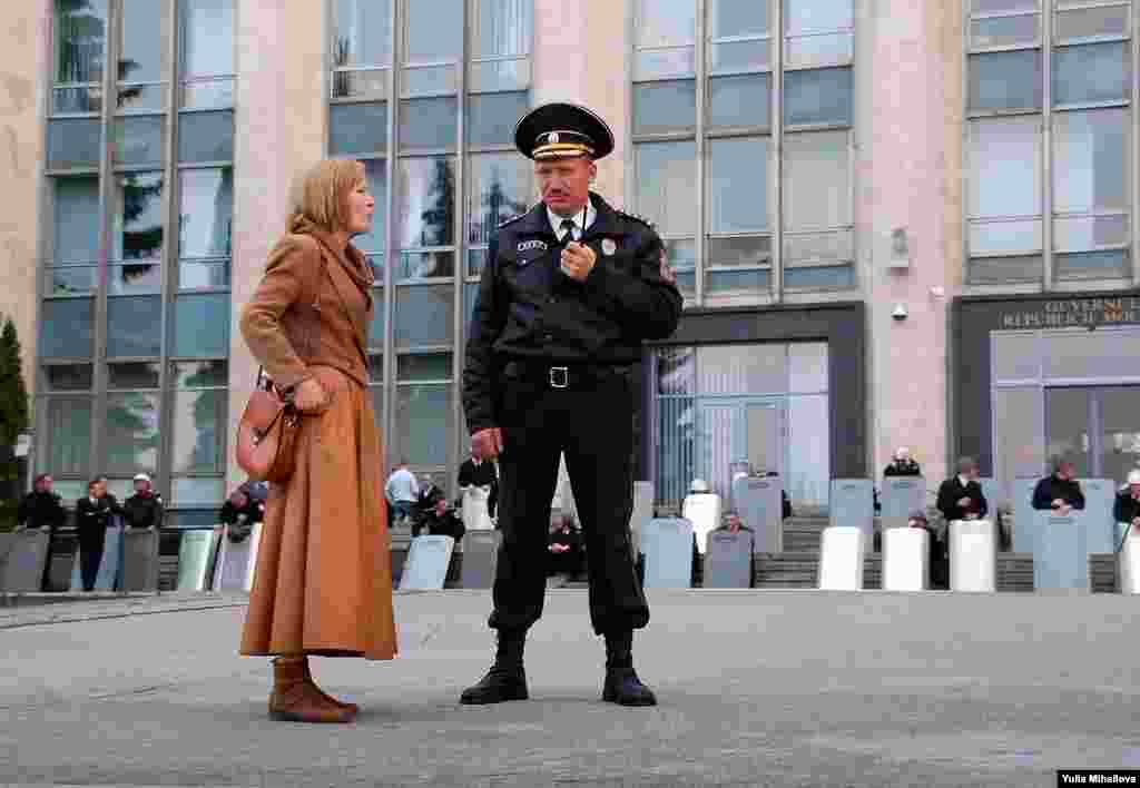Moldova - Protests cum riots in Chisinau on April 7 