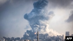 Tymi ngrihet lart pas një sulmi izraelit në Rripin e Gazës.