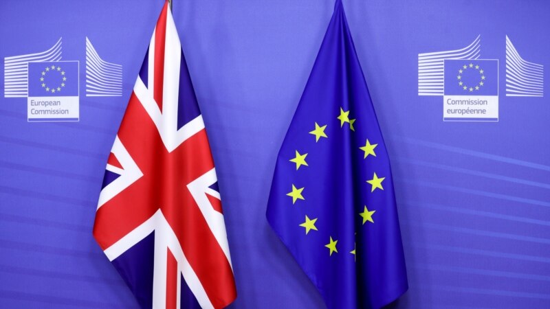 ЕУ со правни дејствија врз Британија во врска со Северна Ирска