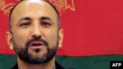 د افغانستان د کورنیو چارو پخوانی وزیر حنیف اتمر