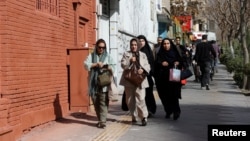 Disa gra duke ecur me nxitim në Teheran, pas nisjes së sulmeve amerikane dhe izraelite kundër Iranit.