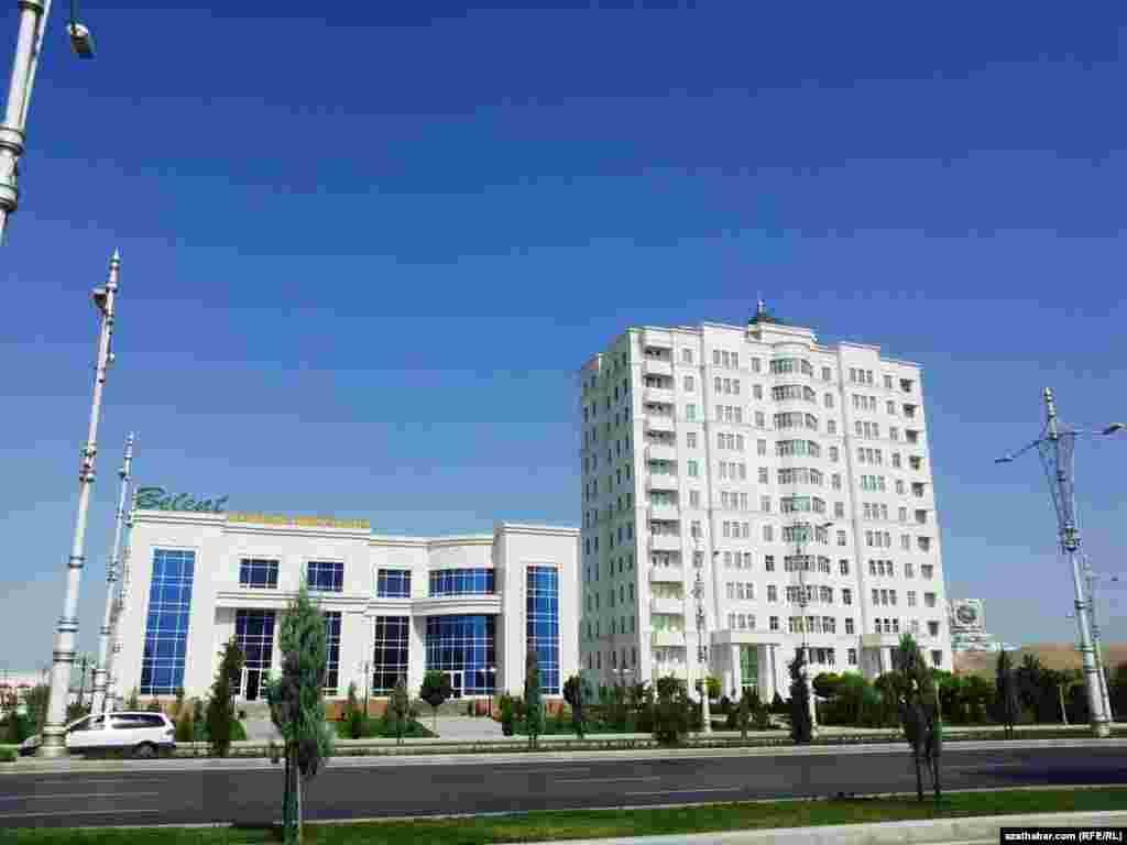 Aşgabadyň "Bitaraplyk" şaýolynyň ugry