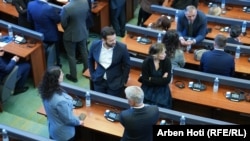 Deputetë në sallën e seancave të Kuvendit të Kosovës. Fotografi nga arkivi.