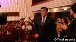 Сооронбай Жээнбеков 2017-жылдагы президенттик балатыда.