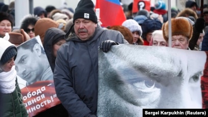 Грузияның жалаңаш қыздары Эшлин Брук порнодағы сперманы жұтады