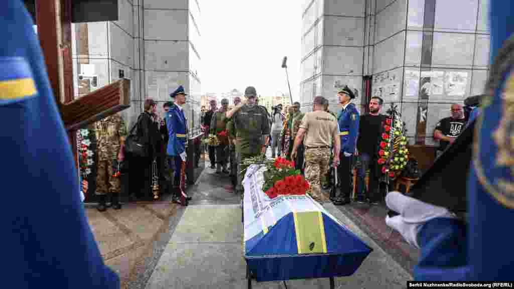 Весь цей час родичі здавали аналізи, однак дві експертизи ДНК не дали позитивного результату. Тільки з третьої спроби в кінці червня 2017 року тіло було ідентифіковано, що це саме Володимир Самоленко