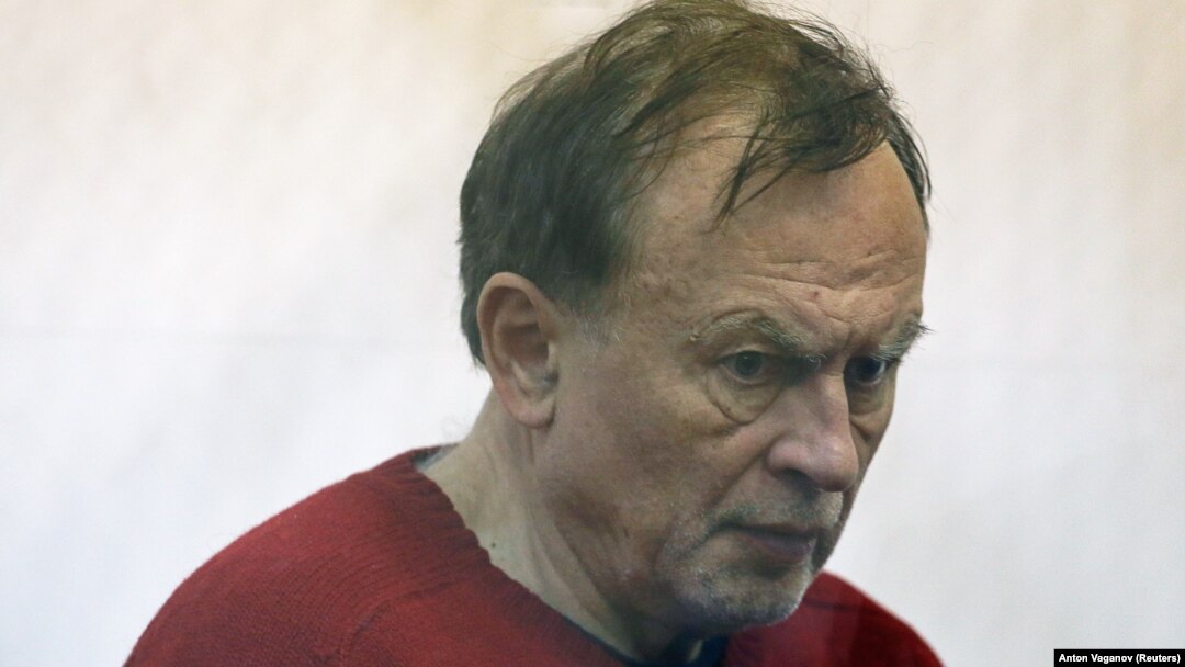 Istoričar Oleg Sokolov u sudnici, optužen za jezivo ubistvo bivše studentkinje