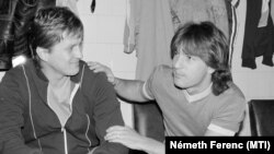 Törőcsik András és Katzenbach Imre az MTK-VM öltözőjében 1989.január 5-én
