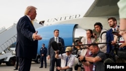 Presidenti amerikan, Donald Trump, duke biseduar me gazetarët më 2 maj. 