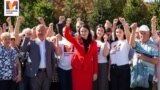 Лидер партии Moldova Mare Виктория Фуртунэ и её сторонники 