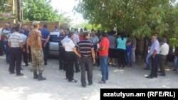 Armenia - Protesting farmers in Aghavnadzor block the entrance to the local school, 1Sep2016