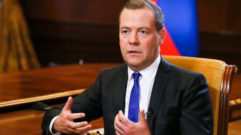 Medvedev Warns That U.S. Sanctions Banning Banks, Currency Use Would Be ‘Economic War’