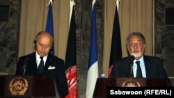 وزرای خارجهء افغانستان و فرانسه در جریان یک کنفرانس خبری مشترک در کابل