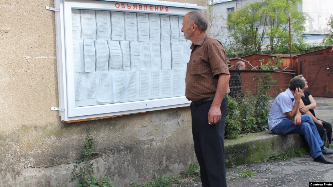 Не явившись лично, ни один человек заочно получить абхазский паспорт теперь не сможет 