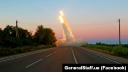 Запуск ракет HIMARS.
