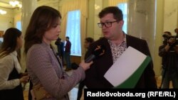 Під зверненням до СБУ вдалося зібрати 40 підписів від депутатів із чотирьох фракцій (на фото праворуч депутат Володимир Ар’єв)