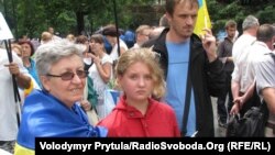 Акції протесту проти «мовного закону» проходять в містах України