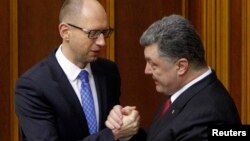 Президент України Петро Порошенко і прем’єр-міністр Арсеній Яценюк