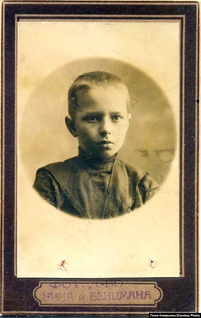 Il piccolo Alexander Dailidovich (Ales Dudar)