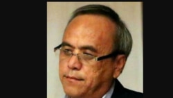 جواد رحیم‌پور، کارشناس اقتصادی در تهران درباره بازگشت همتی به بانک مرکزی می گوید