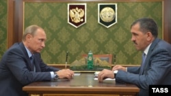 Президент РФ Владимир Путин и глава Ингушетии Юнус-Бек Евкуров