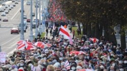 Праўладнае шэсьце даганяе калёну прыхільнікаў пераменаў у Менску