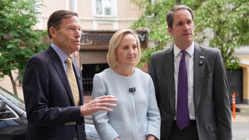 Посольство США в Києві заявило, що продовжує працювати