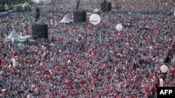 A demonstration organized by the opposition party draws hundreds of thousands in Istanbul.
