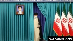 Vrhovni lider ajatolah Ali Hamenei dolazi na biračko mjesto, Teheran (18. juni 2021.)