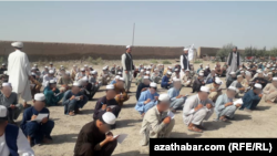 19 августа представители "Талибана" начали обучение в местном лицее в селе Дали, район Шордепе в провинции Балх.
