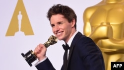 Еди Редмейн с наградата си „Оскар“