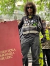 <p>Svi ulazi u zgradu Višeg suda u Novom Sadu blokirani su od 15. maja. (19. maj 2025.)