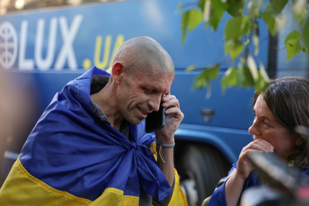 Масштабний обмін полоненими: емоції та зустрічі захисників України з рідними (фоторепортаж)