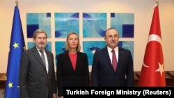 Johannes Hahn, Federica Mogherini i Mevlut Cavusoglu, Ankara