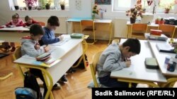Djeca u školama u Sarajevu, Mostaru ili Banjoj Luci uče iz potpuno različitih udžbenika