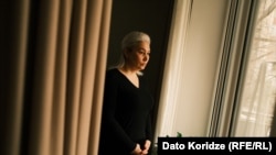 ამ ფანჯრიდან ჩანს ადგილი, სადაც ანი 2023 წლის 16 მარტის გვიან საღამოს კამერამ დააფიქსირა