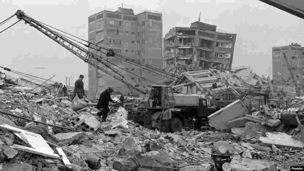 December 1988: Armenian earthquake. In less than 20 seconds, entire apartment blocks collapse into rubble. Reinforcing rods that should have been used in the construction of some buildings had been stolen and sold on the black market. Western aid is accepted, but much of the rescue and medical equipment gets snared in red tape and never arrives. More than 30,000 people die. &nbsp; &nbsp;