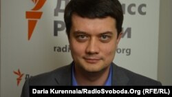 Дмитро Разумков, політтехнолог, директор Української політконсалтінговой групи, представник кандидата в президенти України Володимира Зеленського 