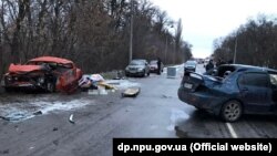 Наслідки зіткнення автомобілів в районі Новомосковська. Фото прес-служби поліції Дніпропетровської області