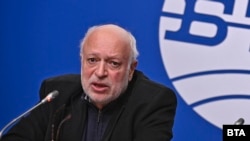 Бившият министър на културата Велислав Минеков по време на пресконференцията на археолозите в пресклуба на БТА в сряда.