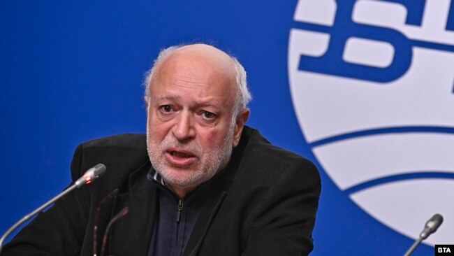 Бившият министър на културата Велислав Минеков по време на пресконференцията на археолозите в пресклуба на БТА в сряда.