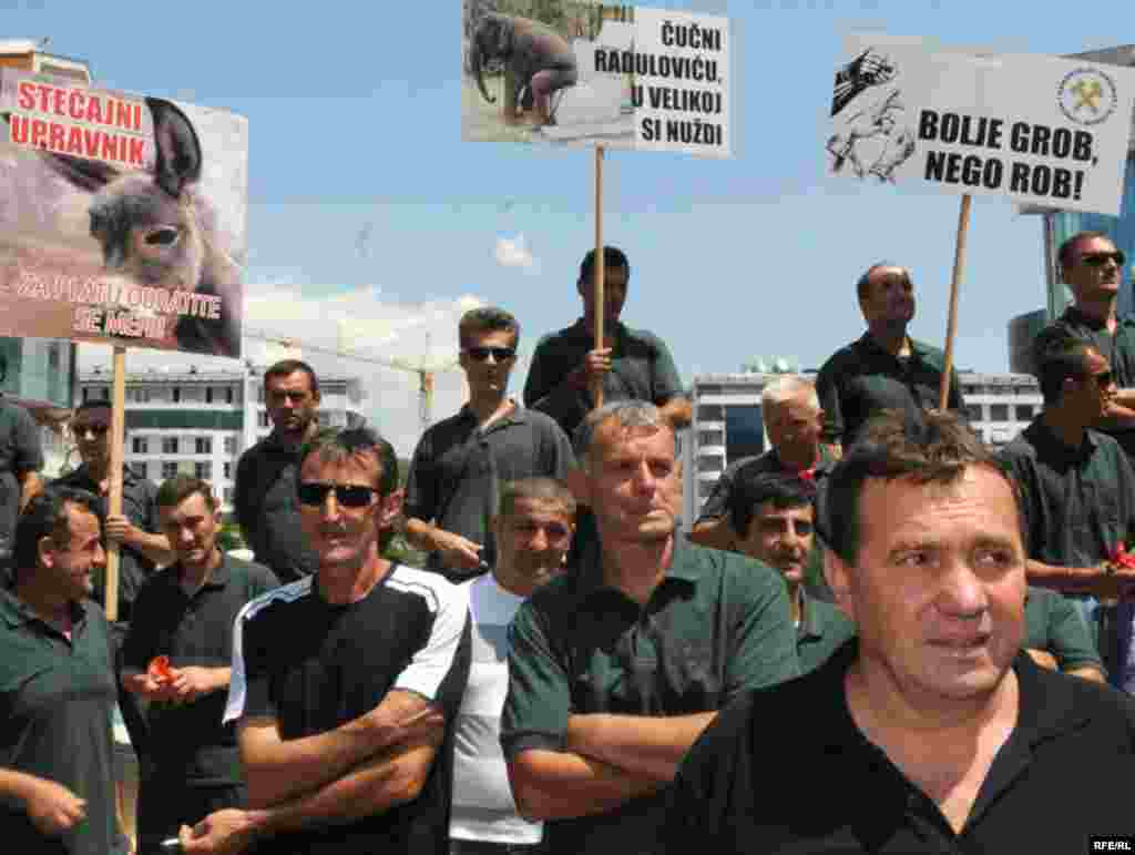 FOTO: Savo Prelević - Štrajk radnika nikšićkih Rudnika boksita, 12. jul 2010.