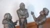 Скульптура "Разговор" в Екатеринбурге, крайняя слева фигура обозначает Мишу Брусиловского 