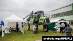 Ілюстрацыйнае фота. Трактары на выставе БелАгра 2017