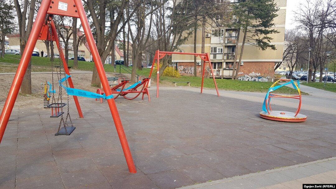 Prazna dečja igrališta u Beogradu