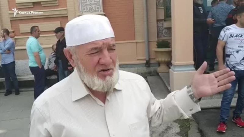 Владикавказ: прихожанам мечети не хватает места