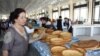 Таджикистанцы стали меньше есть хлеба, больше мяса
