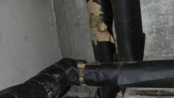 В этом подвале трубы системы отопления также заизолированы и отапливать помещение не могут