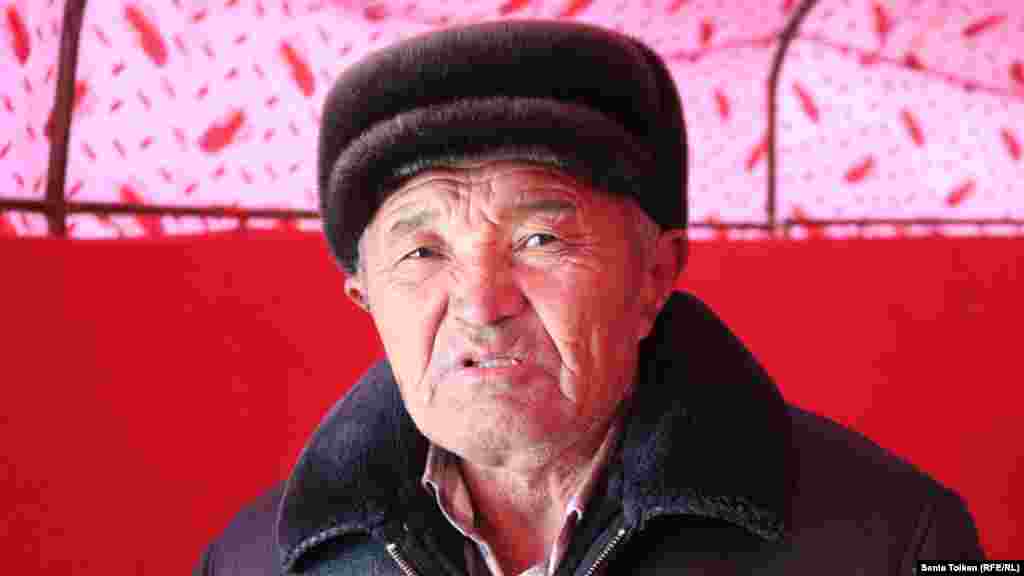 Ветеран-нефтник Аманияз Мурынбаев, один из организаторов поминального обеда:&nbsp; - Конечно, в этот траурный день, когда мы собираемся, власти начинают беспокоиться. Однако мы не прекратим поминать погибших людей.
