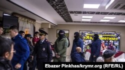Російські силовики прийшли на засідання «Кримської солідарності», Сімферополь, 27 жовтня 2018 рік